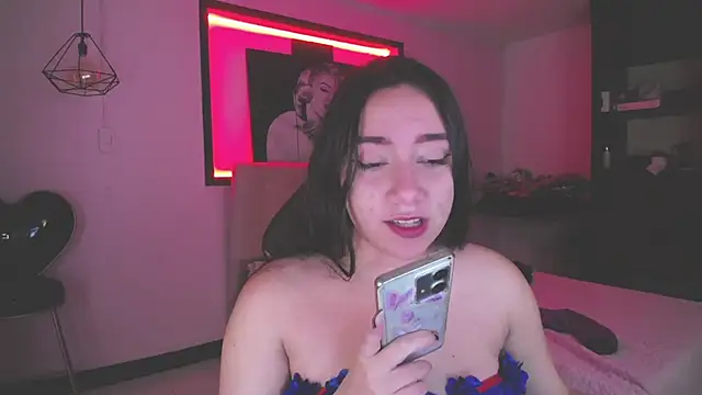 Andrea Ramos online show from December 2024 01:06:02 PM