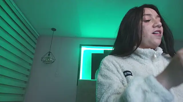 Andrea Ramos online show from February 2025 03:04:01 AM