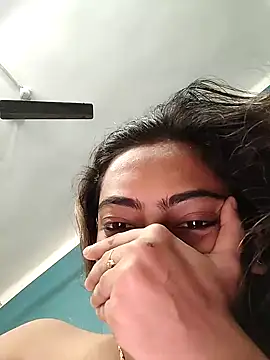 Snapshot of sexyindi_couple chatting on December 2024 02:30:01 PM sexyindi couple online show from December 2024 02:30:01 PM