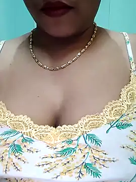 Snapshot of sexyindi_couple chatting on December 2024 06:15:01 AM sexyindi couple online show from December 2024 06:15:01 AM