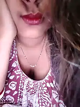 Snapshot of sexyindi_couple chatting on January 2025 03:19:01 PM sexyindi couple online show from January 2025 03:19:01 PM