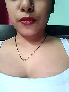 Snapshot of sexyindi_couple chatting on January 2025 01:28:01 PM sexyindi couple online show from January 2025 01:28:01 PM