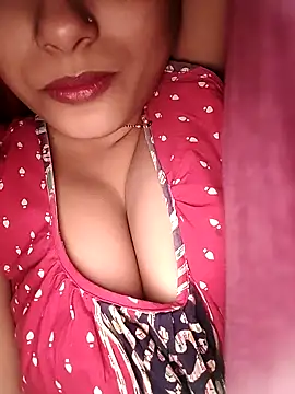 Snapshot of sexyindi_couple chatting on February 2025 08:01:01 AM sexyindi couple online show from February 2025 08:01:01 AM