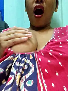 Snapshot of sexyindi_couple chatting on September 2025 01:36:02 PM sexyindi couple online show from September 2025 01:36:02 PM