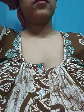 Snapshot of sexyindi_couple chatting on June 2026 07:51:01 AM sexyindi couple online show from June 2026 07:51:01 AM