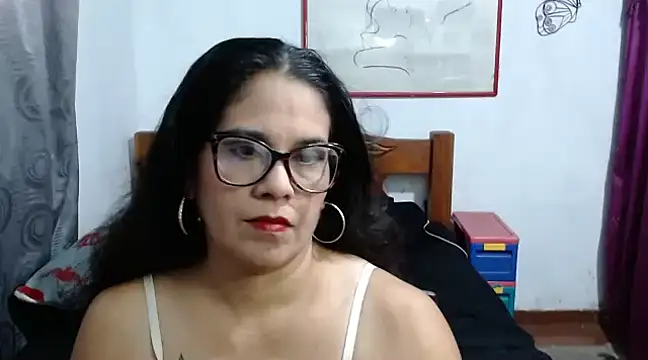 Mistresskloe01 online show from December 2024 12:40:02 PM