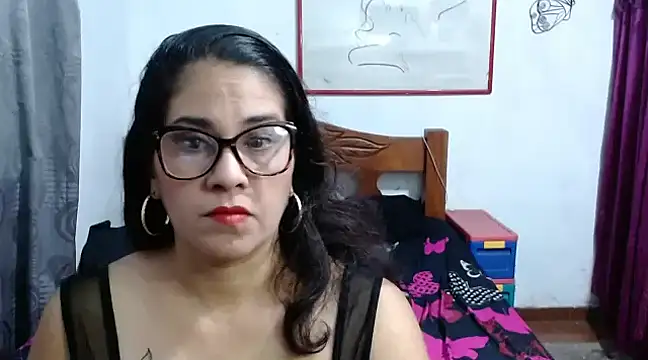 Mistresskloe01 online show from December 2024 12:49:01 PM