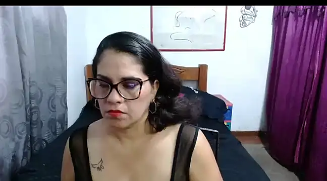 Mistresskloe01 online show from December 2024 01:11:02 PM