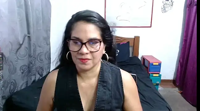 Mistresskloe01 online show from February 2025 12:37:02 PM