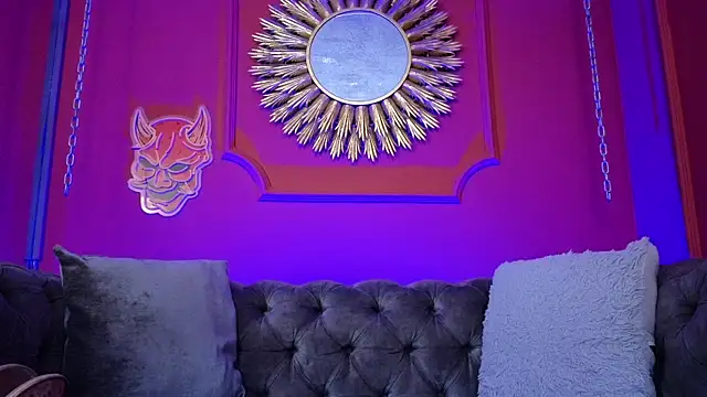 Julieta Russell online show from April 2026 12:05:02 PM