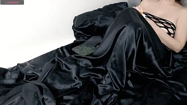 hotmask online show from February 2026 06:00:02 PM