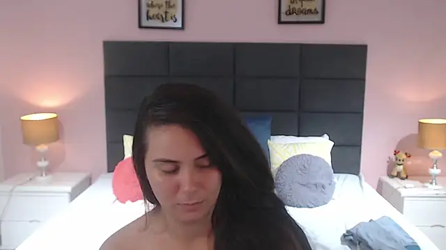 Snapshot of MadisonJenner chatting on February 2025 05:40:02 PM MadisonJenner online show from February 2025 05:40:02 PM