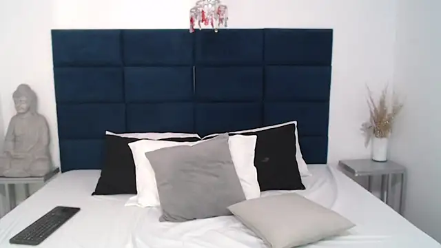 Snapshot of MadisonJenner chatting on February 2025 09:04:01 PM MadisonJenner online show from February 2025 09:04:01 PM