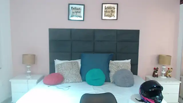 Snapshot of MadisonJenner chatting on November 2025 11:31:02 AM MadisonJenner online show from November 2025 11:31:02 AM