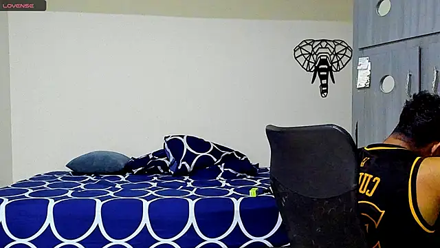 Big furry bear13 online show from February 2025 04:47:01 AM