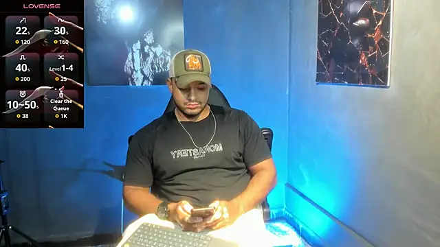 Big furry bear13 online show from September 2025 04:45:02 AM