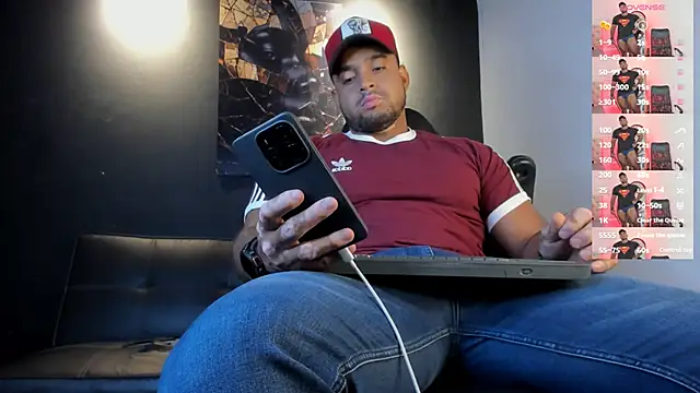 Snapshot of Big_furry_bear13 chatting on June 2026 06:37:02 AM Big furry bear13 online show from June 2026 06:37:02 AM