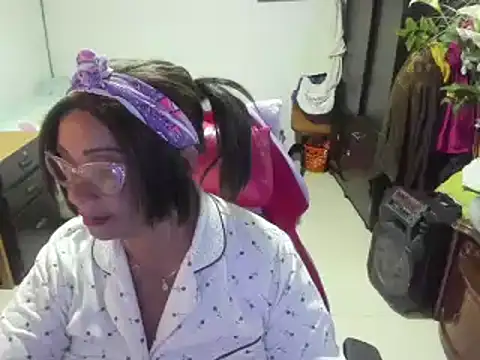 Mrs mommy  online show from February 2025 05:20:02 PM