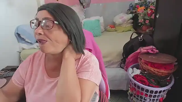 Mrs mommy  online show from April 2026 05:57:01 PM