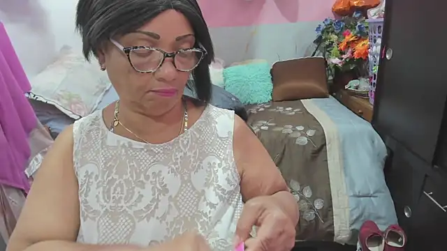 Snapshot of Mrs_mommy_ chatting on June 2026 07:05:01 PM Mrs mommy online show from June 2026 07:05:01 PM