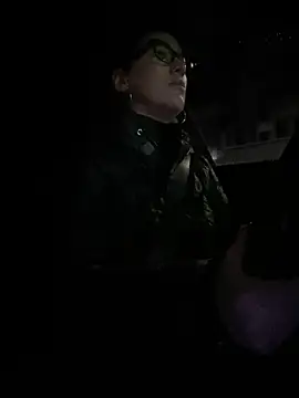 Snapshot of HotXMom chatting on January 2025 04:16:02 AM HotXMom online show from January 2025 04:16:02 AM