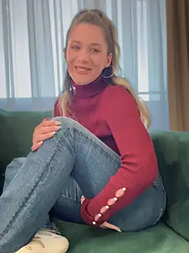 Snapshot of HotXMom chatting on January 2025 10:19:01 AM HotXMom online show from January 2025 10:19:01 AM