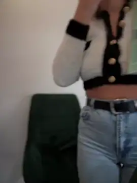 Snapshot of HotXMom chatting on January 2025 04:44:02 AM HotXMom online show from January 2025 04:44:02 AM