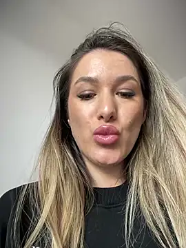 Snapshot of HotXMom chatting on February 2025 04:46:02 AM HotXMom online show from February 2025 04:46:02 AM