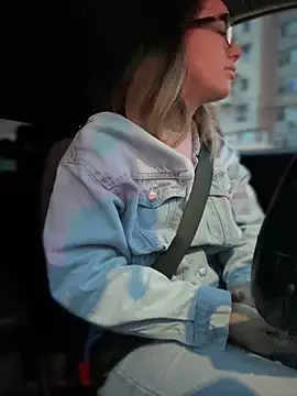 Snapshot of HotXMom chatting on March 2025 04:17:02 AM HotXMom online show from March 2025 04:17:02 AM