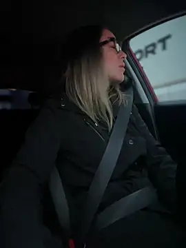 Snapshot of HotXMom chatting on March 2025 04:30:02 AM HotXMom online show from March 2025 04:30:02 AM