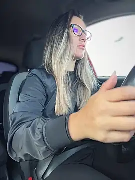 Snapshot of HotXMom chatting on September 2025 05:53:02 AM HotXMom online show from September 2025 05:53:02 AM