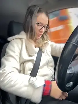 Snapshot of HotXMom chatting on October 2025 05:59:02 AM HotXMom online show from October 2025 05:59:02 AM