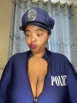 Linahlove online show from February 2026 01:01:02 PM