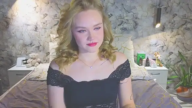 Aurora Golden1 online show from December 2025 05:51:02 PM