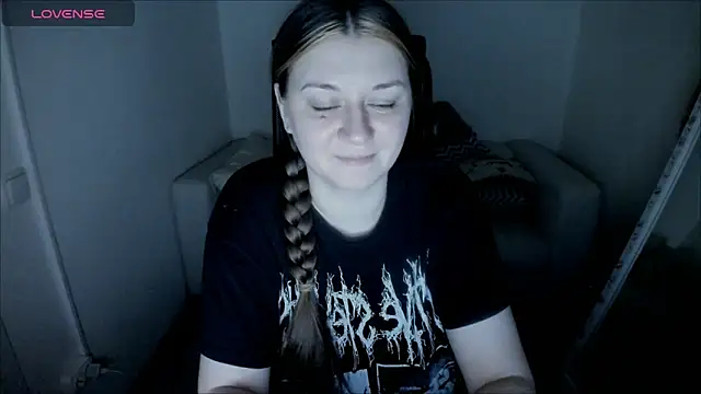 Snapshot of AlisaBacker chatting on December 2024 07:35:01 AM AlisaBacker online show from December 2024 07:35:01 AM