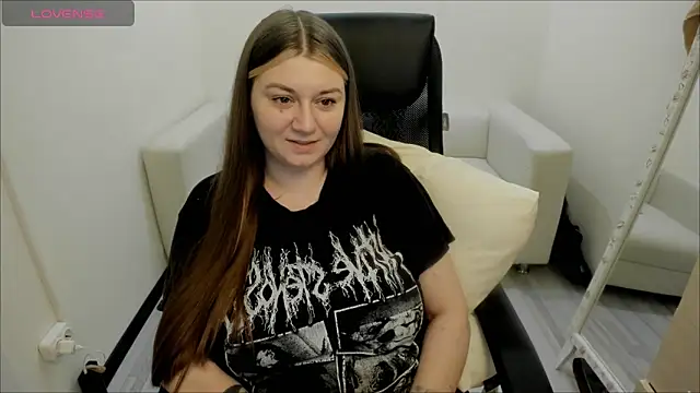 Snapshot of AlisaBacker chatting on January 2025 02:41:01 AM AlisaBacker online show from January 2025 02:41:01 AM