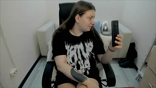 Snapshot of AlisaBacker chatting on February 2025 09:21:02 PM AlisaBacker online show from February 2025 09:21:02 PM