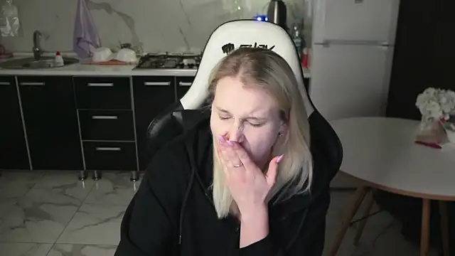 MertyXX online show from April 2026 09:16:01 PM