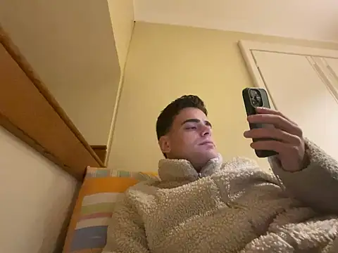 Snapshot of cubalibre02 chatting on November 2025 09:17:01 PM cubalibre02 online show from November 2025 09:17:01 PM