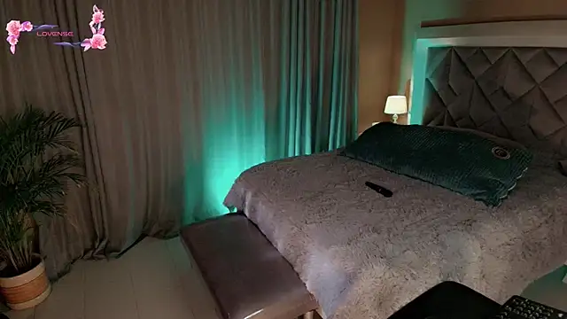 Snapshot of Ezraa1 chatting on December 2024 02:04:01 PM Ezraa1 online show from December 2024 02:04:01 PM