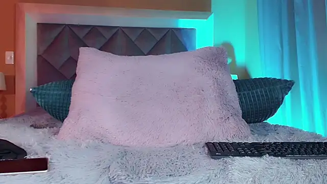 Snapshot of Ezraa1 chatting on December 2024 01:06:01 PM Ezraa1 online show from December 2024 01:06:01 PM