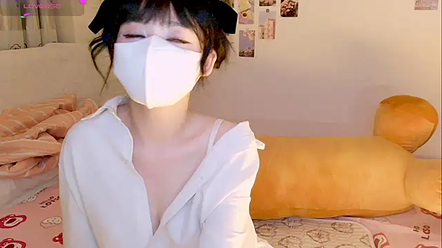 Snapshot of Embez-Damdang chatting on December 2024 06:06:02 PM Embez-Damdang online show from December 2024 06:06:02 PM