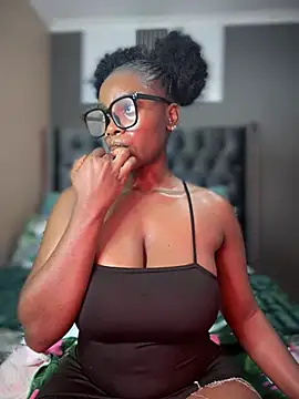 Snapshot of Candy-Heart chatting on March 2025 09:26:02 PM Candy-Heart online show from March 2025 09:26:02 PM