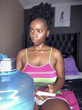 Snapshot of Candy-Heart chatting on October 2025 04:45:02 AM Candy-Heart online show from October 2025 04:45:02 AM