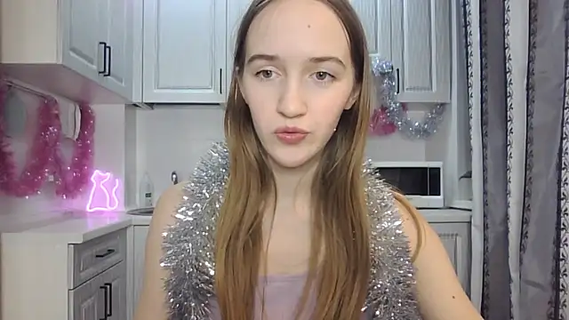 Snapshot of leslie_my_lovee chatting on December 2024 11:07:02 PM leslie my lovee online show from December 2024 11:07:02 PM