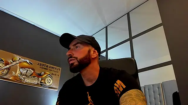 Snapshot of AronGrant chatting on July 2026 10:29:02 AM AronGrant online show from July 2026 10:29:02 AM