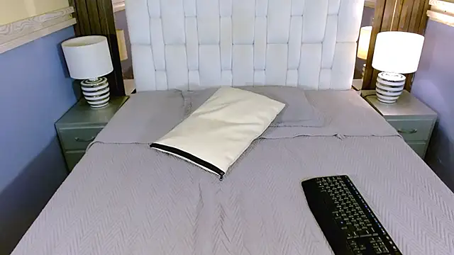 Nicole Ramires online show from March 2026 05:17:02 PM