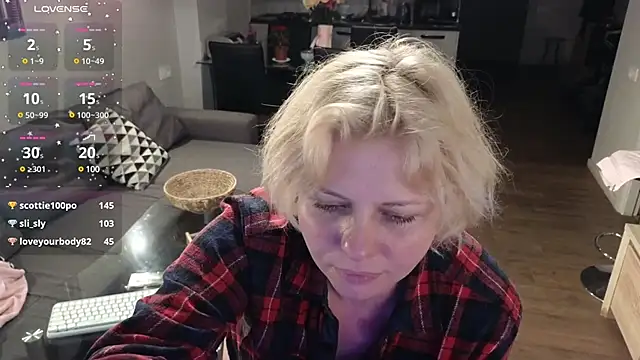 Snapshot of Gray_swann chatting on January 2025 11:44:02 PM Gray swann online show from January 2025 11:44:02 PM