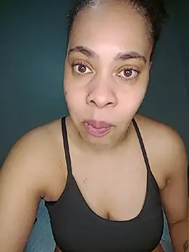 Snapshot of Su_Duarte_1 chatting on July 2026 06:53:01 PM Su Duarte 1 online show from July 2026 06:53:01 PM