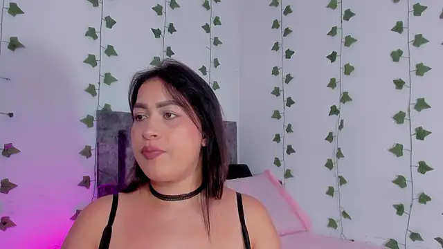 Miaa Garcia online show from June 2026 10:56:02 PM